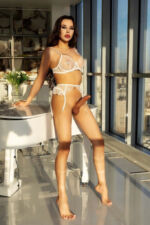 Әйелдің анусын жалап жатыр (фото)